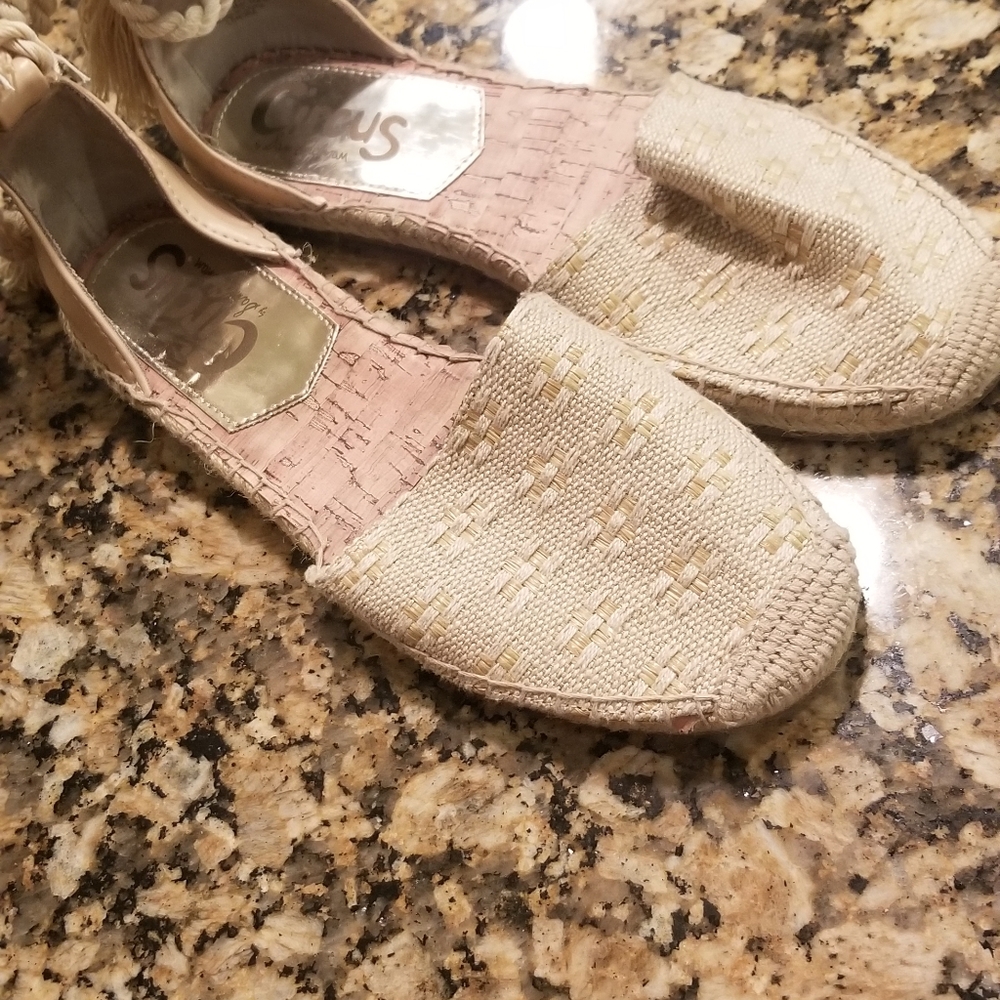 Sandals/ Shoes 7 1/2, Tan